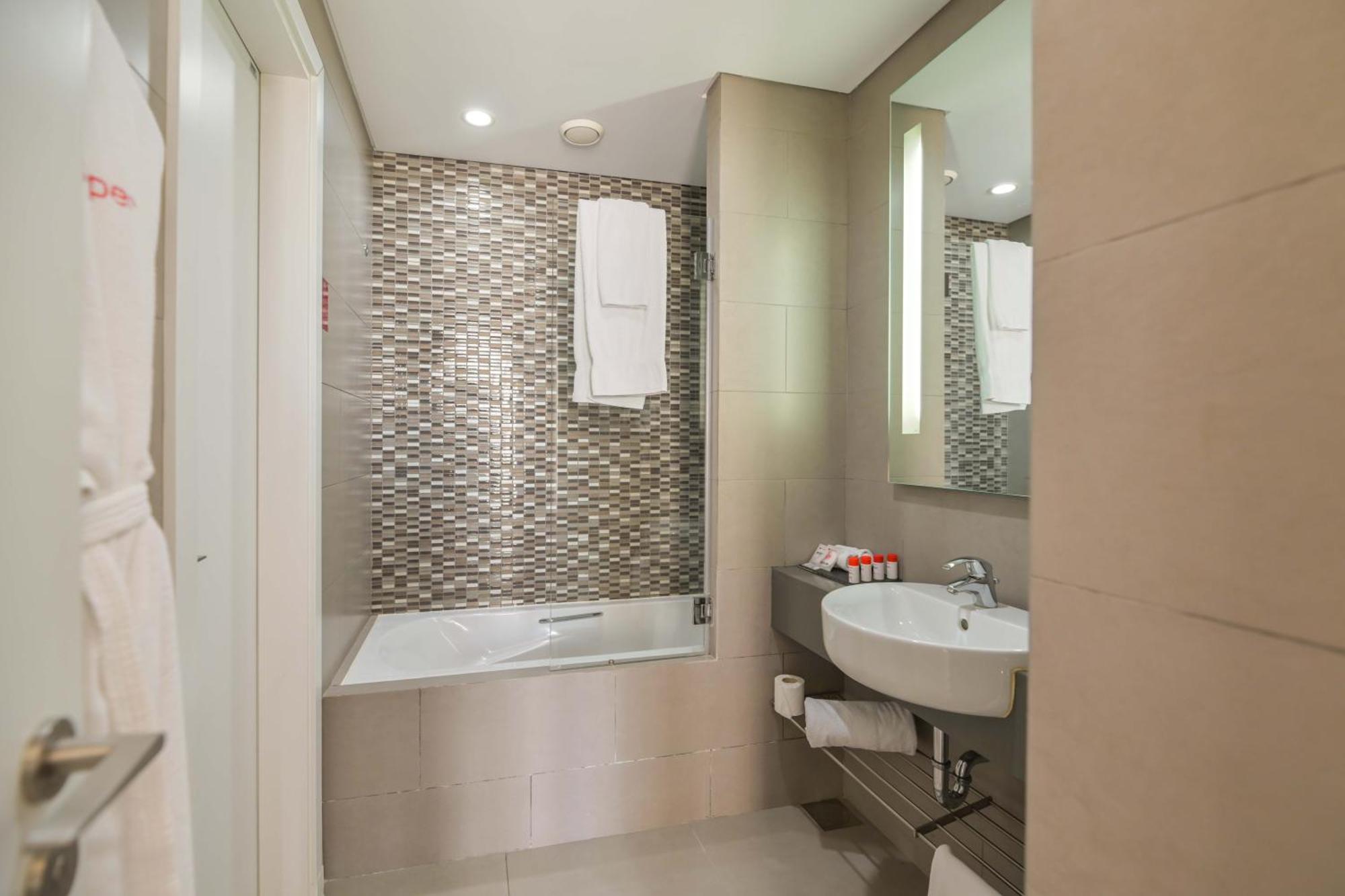 The Smallville Hotel 5*
